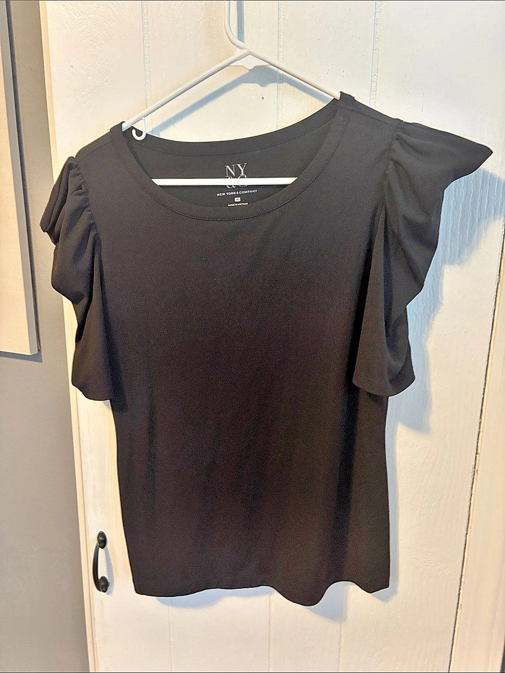 NYCBlack Flutter Sleeve Top Like New